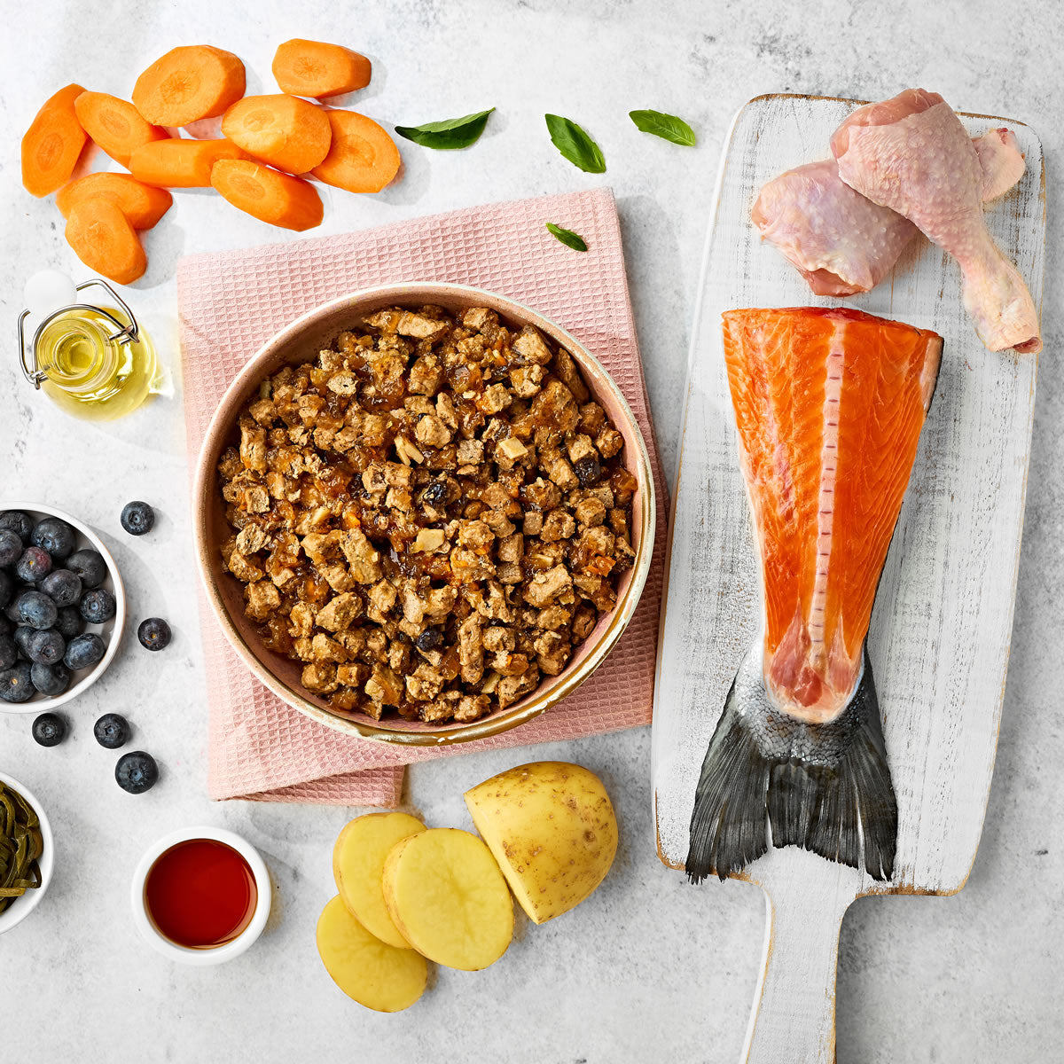 Zalm met kip in kruidengelei voor volwassen honden - Graan- en glutenvrij hondenvoer | Blikjes van 390 g x 12